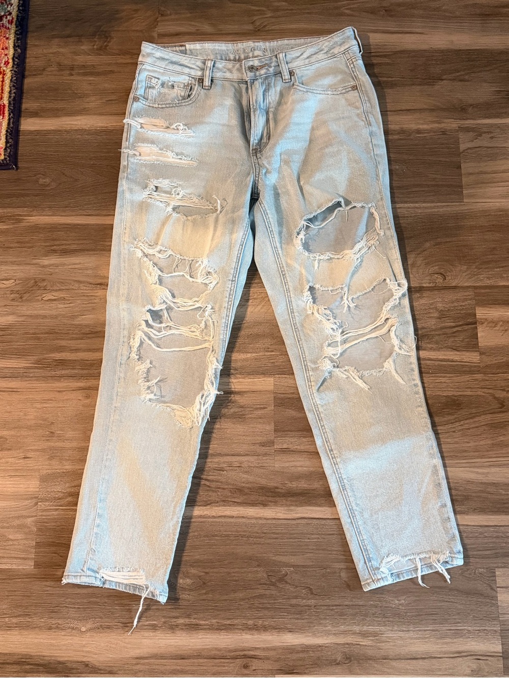American Eagle Outfitters Light Wash Distressed Ankle Jeans